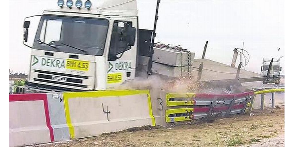 Beton oder Stahl? Glaubenskrieg um die Verkehrssicherheit von Schutzplanken