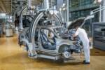 Statt Schreibtisch: VW schickt Studierende ans Fließband