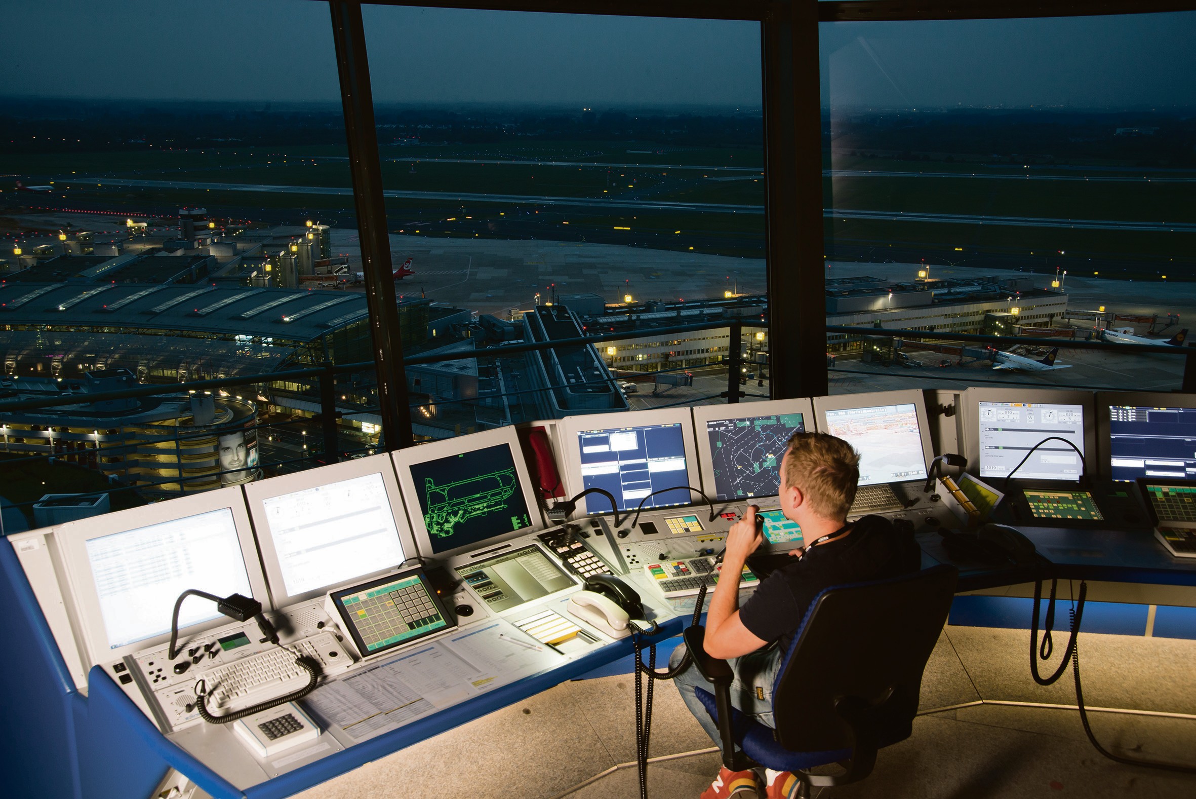 Das-macht-ein-Ingenieur-bei-der-Deutschen-Flugsicherung