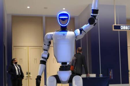 CES 2025: Humanoider Roboter unterstützt jetzt beim Fahren