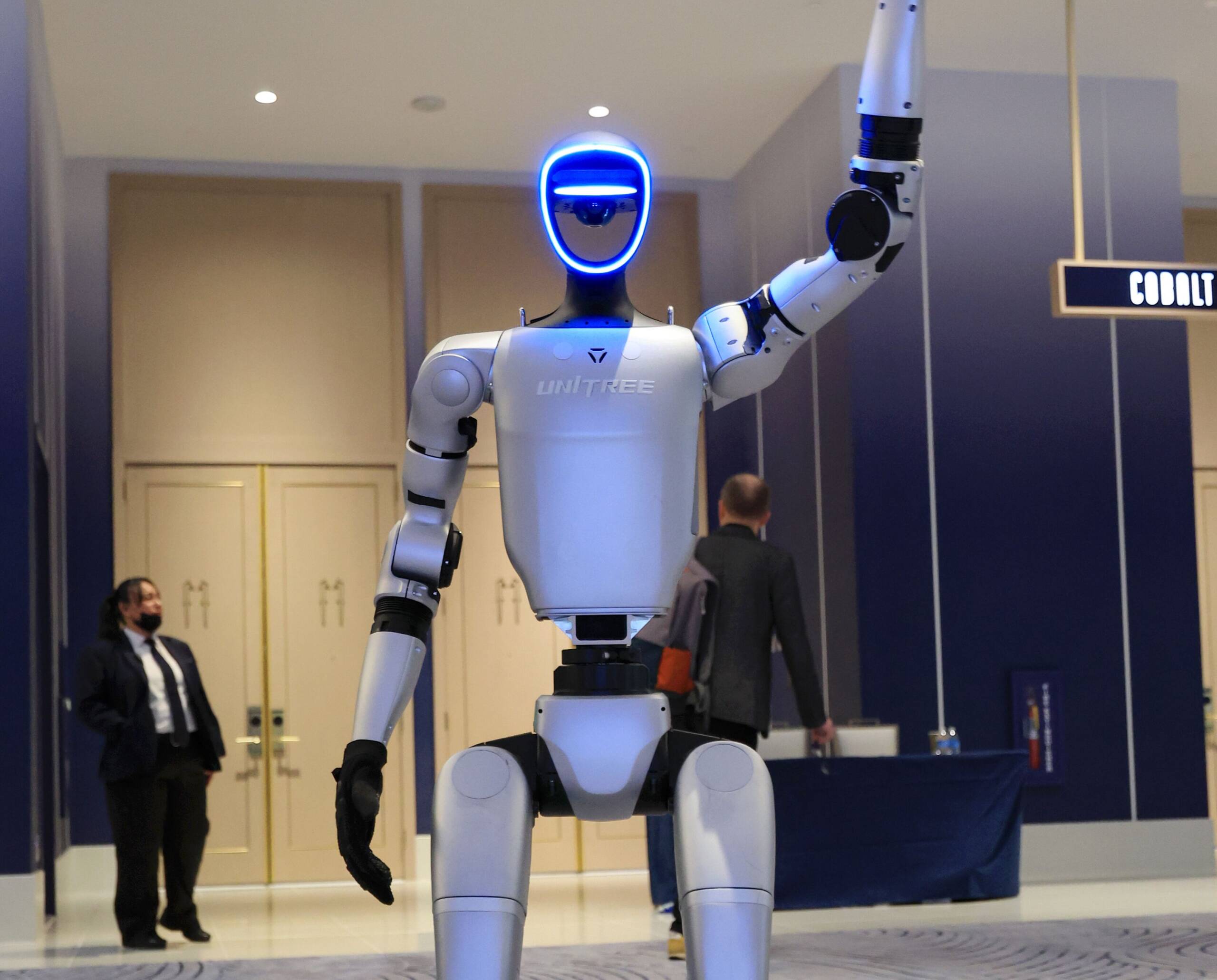 CES-2025-Humanoider-Roboter-unterst-tzt-jetzt-beim-Fahren